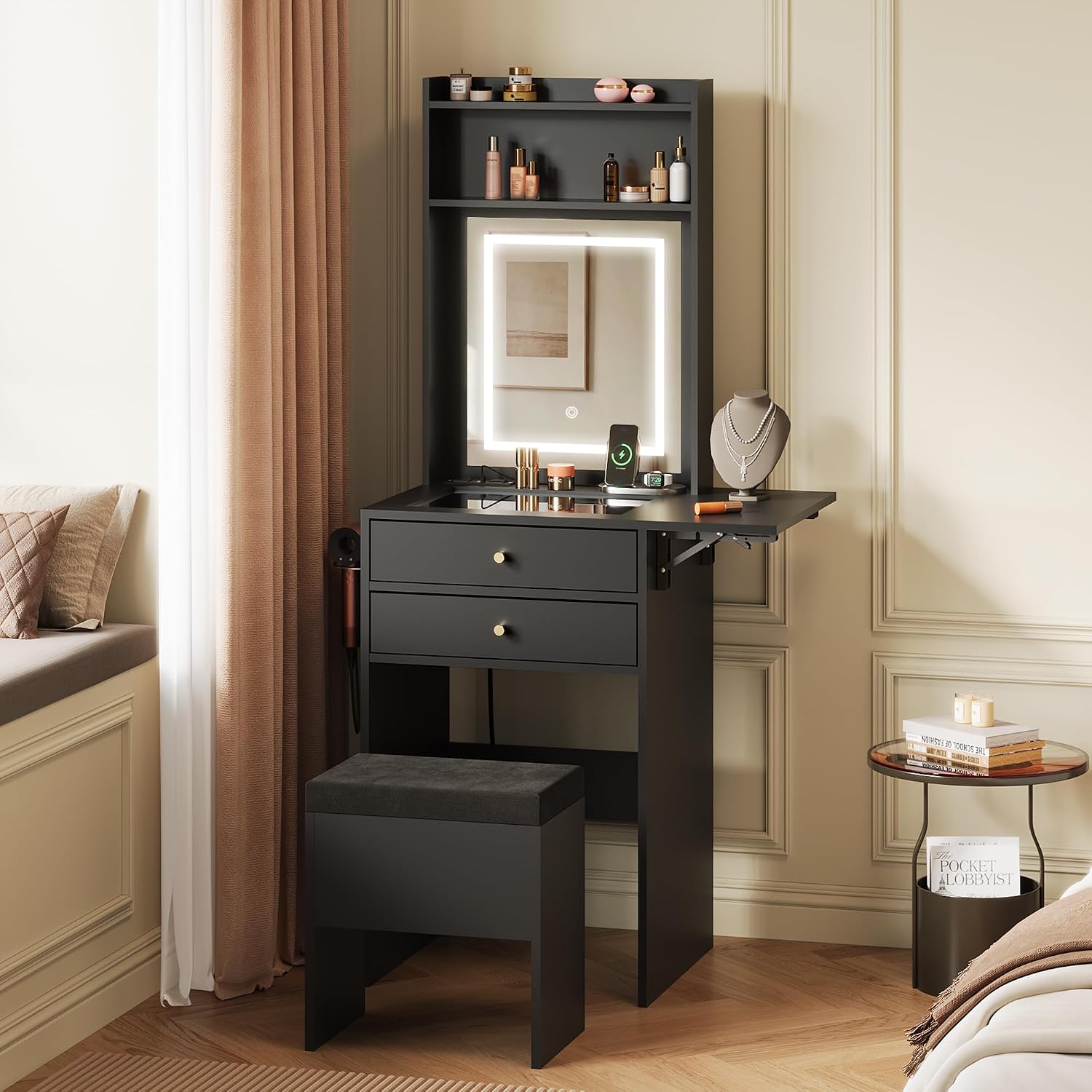 Desk Vanity Setup - Petit bureau de maquillage noir avec