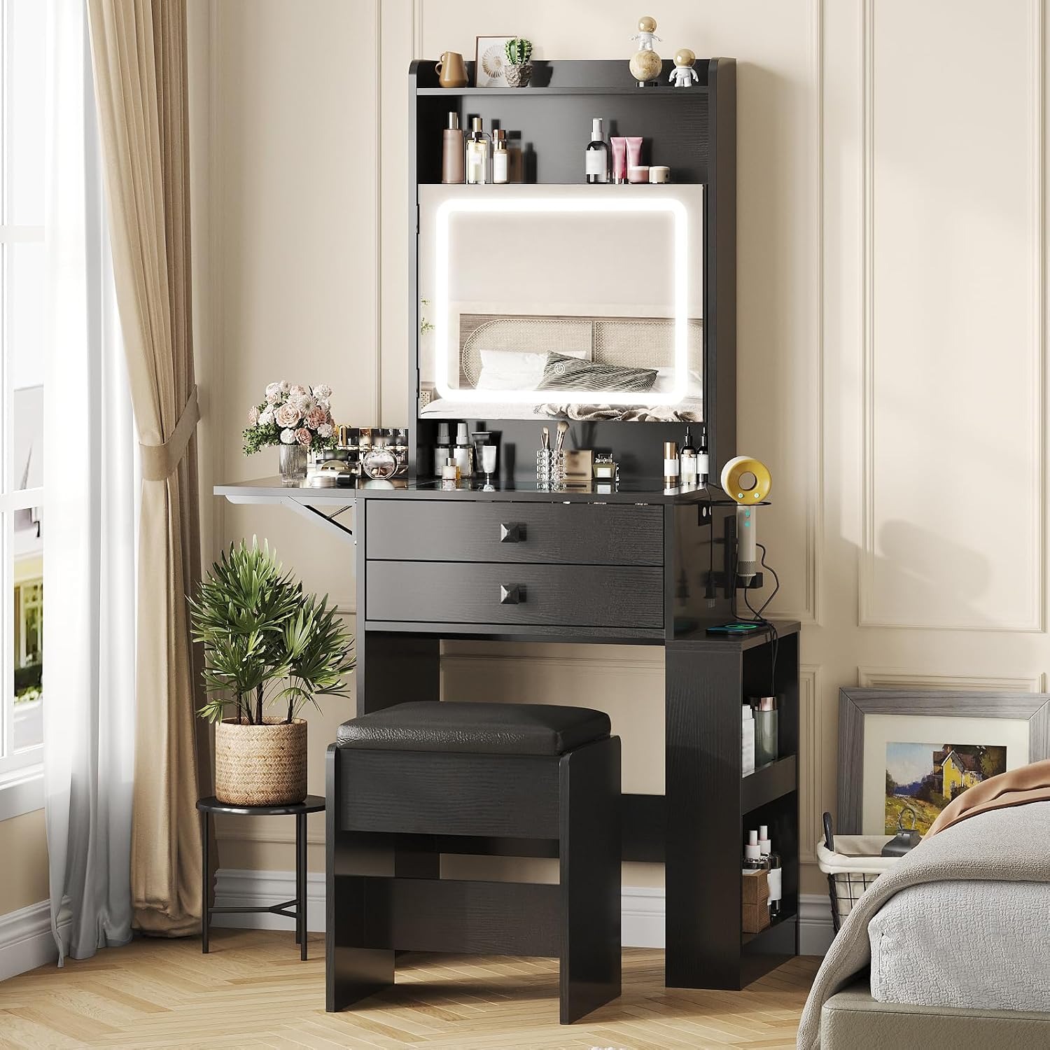 Desk Vanity Setup - Petit bureau de maquillage avec panneau