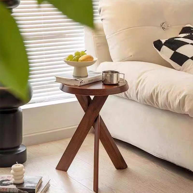 Desk Setup Vintage - Table d'appoint ronde en bois vintage,